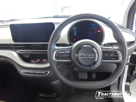 2025 Fiat 500e ICON 42KW BATTERY €22,699