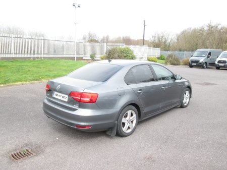 2015 Volkswagen Jetta - thumbnail 4