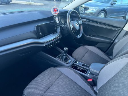 2023 Skoda Octavia - thumbnail 2