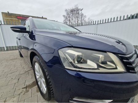 2012 Volkswagen Passat - thumbnail 2