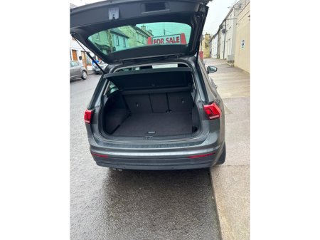 2020 Volkswagen Tiguan CL 2.0 TDI MANUAL 6SPEED FWD 150HP 5DR €26,000 thumbnail