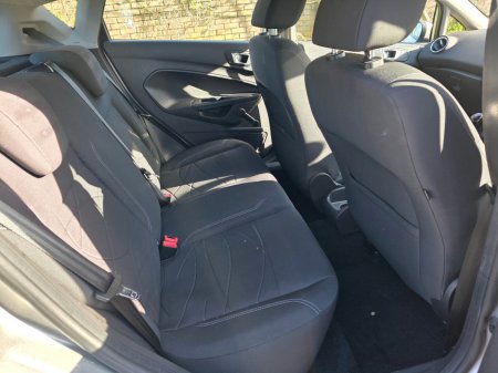 2014 Ford Fiesta - thumbnail 9