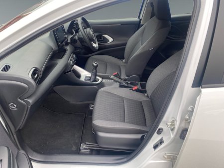 2023 Toyota Yaris - thumbnail 14