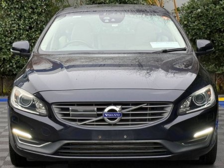 2018 Volvo V60 D4 CLASSIC 2.0 D // SERVICE HISTORY // OPENING SUNROOF // ADAPTIVE CRUISE CONTROL €19,950 thumbnail