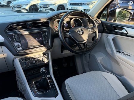 2017 Volkswagen Tiguan 2.0 D..PAN ROOF..FULL SERVICE HISTORY thumbnail