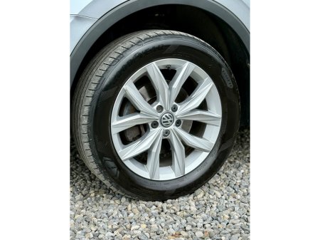 2020 Volkswagen Tiguan - thumbnail 19