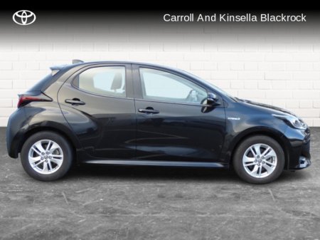 2025 Toyota Yaris Hybrid Luna €26,950