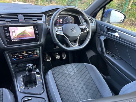 2023 Volkswagen Tiguan 2.0 TDI 150HP R-Line €41,995 thumbnail