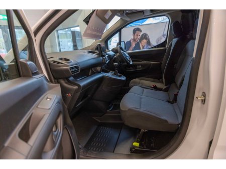 2026 Peugeot Partner PRE REG OFFER - PARTNER PRO PLUS1.5 HDI 100 65 €22,450 thumbnail
