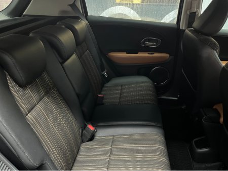 2015 Honda Vezel €15950! 2015 HONDA VEZEL HYBRID Z 1.5 AUTOMATIC / CRUISE CONTROL / REVERSE CAMERA / HEATED SEATS €15,950 thumbnail