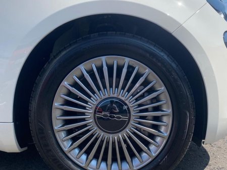 2025 Fiat 500e Icon EV 320km Range €19,950 thumbnail