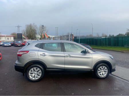 2017 Nissan Qashqai 1.2 PET XE E6 4DR €11,250 thumbnail