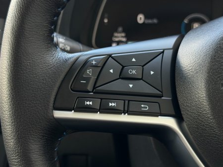 2024 Nissan Leaf - thumbnail 10
