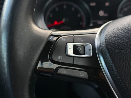 2013 Volkswagen Golf - thumbnail 18