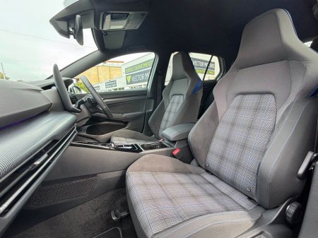 2025 Volkswagen Golf GTE TSI MK 8.5 LONGER RANGE €41,995 thumbnail