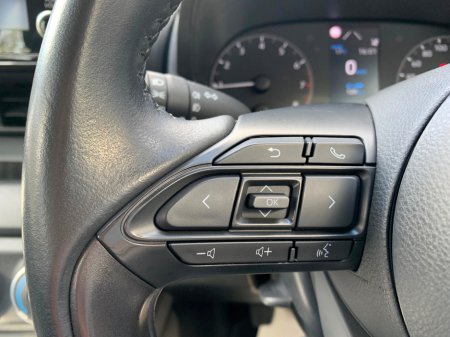 2023 Toyota Yaris - thumbnail 23