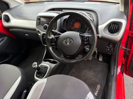 2017 Toyota Aygo - thumbnail 9