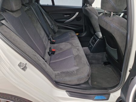 2013 BMW 3 Series - thumbnail 25