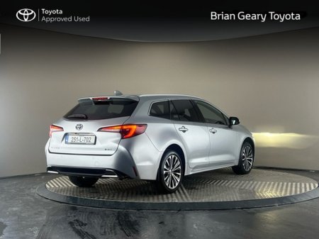 2025 Toyota Corolla HYBRID SOL T/S €36,950 thumbnail