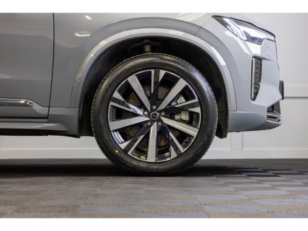 2025 Volvo XC90 - thumbnail 7