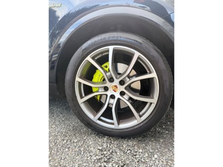 2022 Porsche Cayenne - thumbnail 16