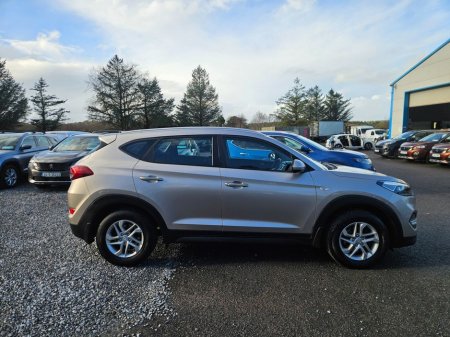 2018 Hyundai Tucson 1.7 Comfort 5DR €13,990 thumbnail