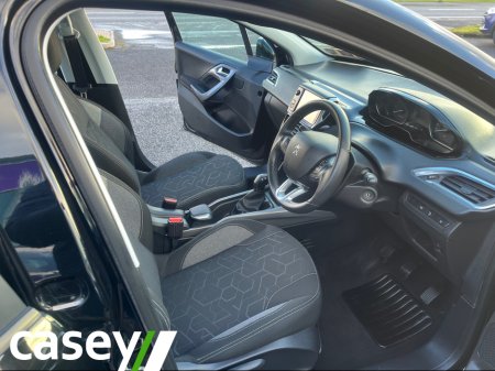 2019 Peugeot 2008 ACTIVE 1.2 PURETECH 82 6. 6.2 4DR €11,950 thumbnail