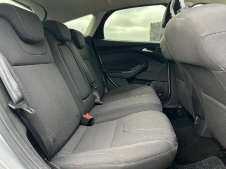 2014 Ford Focus - thumbnail 16