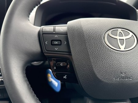 2024 Toyota C-HR NEW MODEL HYBRID SPORT // HEATED SEATS // APPLE CARPLAY/ANDROID AUTO // FULL WARRANTY €36,945 thumbnail