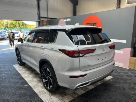 2023 Mitsubishi Outlander - photo 4