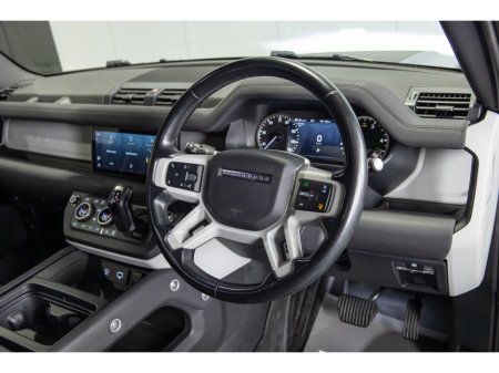 2022 Land Rover Defender  €56,911 thumbnail