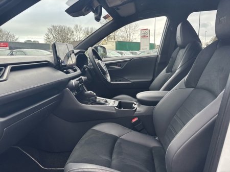 2025 Toyota Rav4 - thumbnail 6