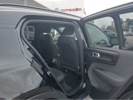 2024 Volvo XC40 - thumbnail 15