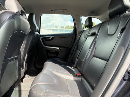 2016 Volvo XC60 - thumbnail 23