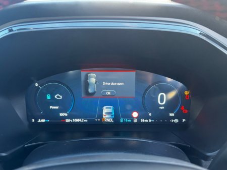 2025 Ford Kuga ST-Line X thumbnail