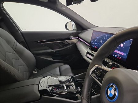 2024 BMW 5 Series - thumbnail 12