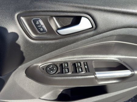 2017 Ford Kuga - thumbnail 31