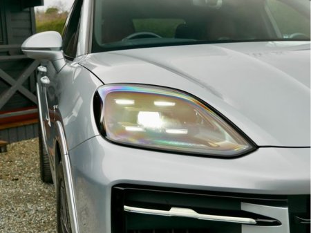 2024 Porsche Cayenne - thumbnail 9