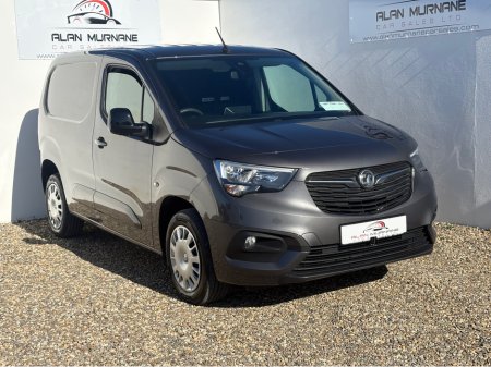 2023 Vauxhall Combo - view 3