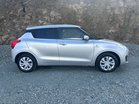 2021 Suzuki Swift - thumbnail 2