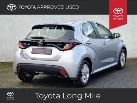 2022 Toyota Yaris 1.5 Hybrid Luna 5dr €23,949 thumbnail