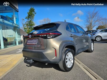 2024 Toyota Yaris Cross - thumbnail 2