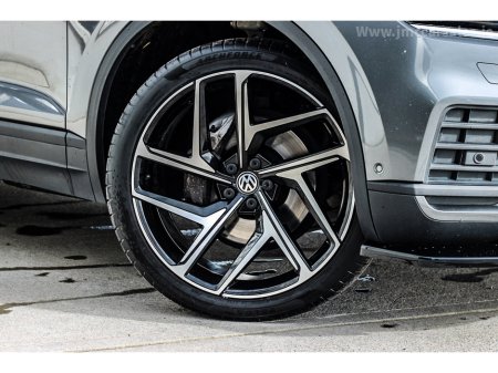 2021 Volkswagen Touareg - thumbnail 6