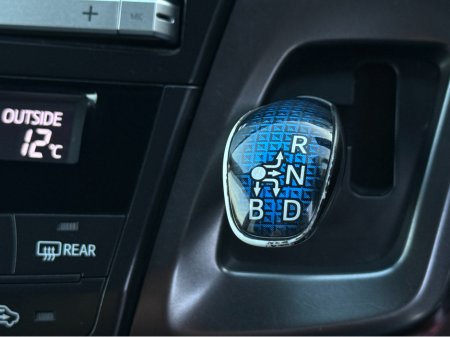 2013 Toyota Prius Alpha - thumbnail 16