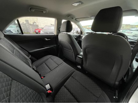 2022 Kia Rio - thumbnail 21
