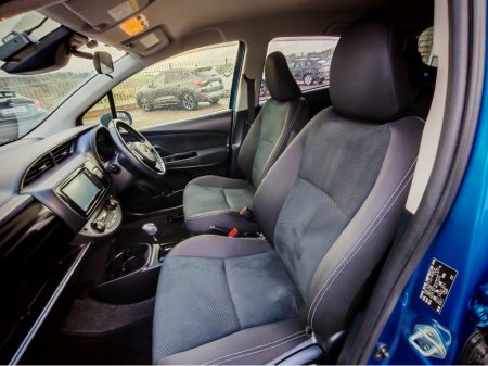 2017 Toyota Yaris - thumbnail 7