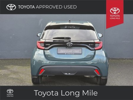 2025 Toyota Yaris 1.5 Hybrid Luna Sport 5dr €29,449 thumbnail