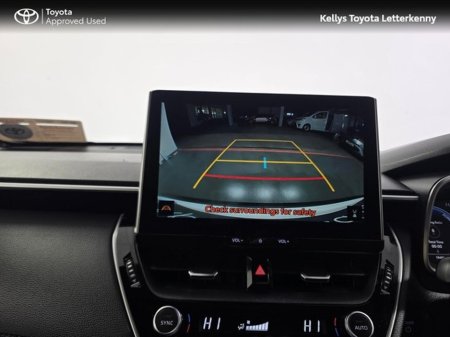 2025 Toyota Corolla Cross COROLLA CROSS 1.8 LUNA #174 €37,490 thumbnail