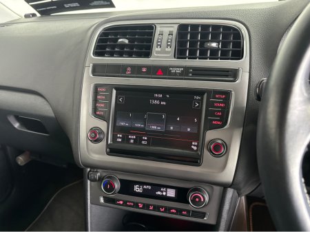 2015 Volkswagen Polo - thumbnail 8