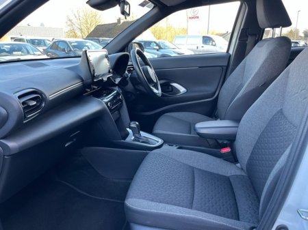 2023 Toyota Yaris Cross - thumbnail 6